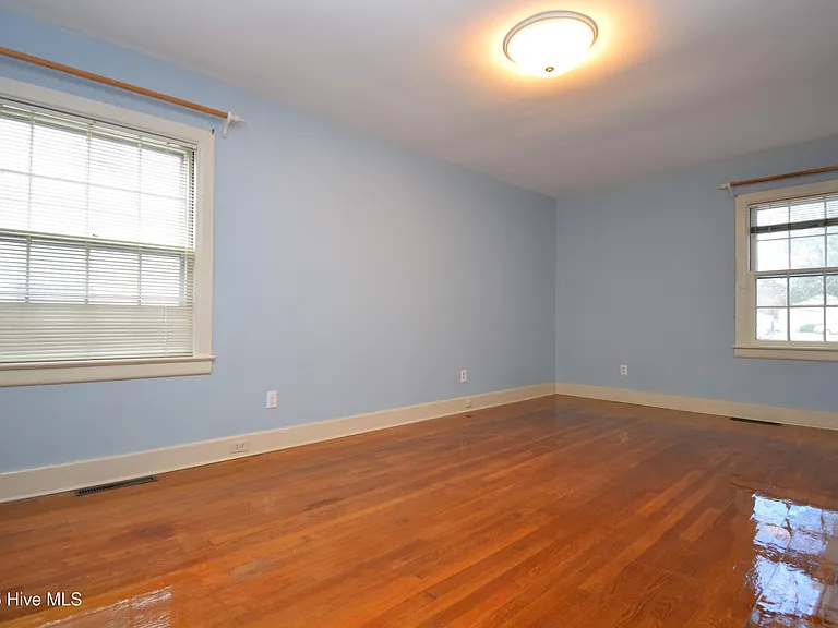 482 Snow Hill St — Photo 9