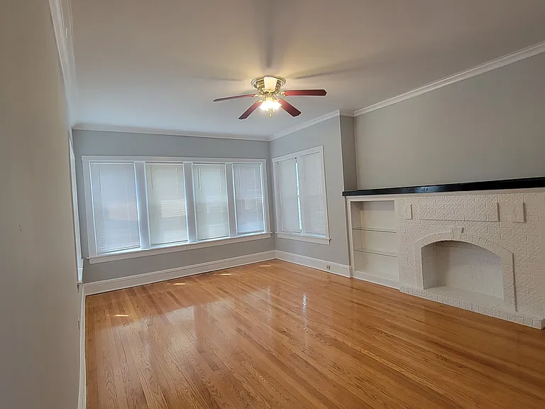 5807 N Artesian Ave #2 — Photo 3