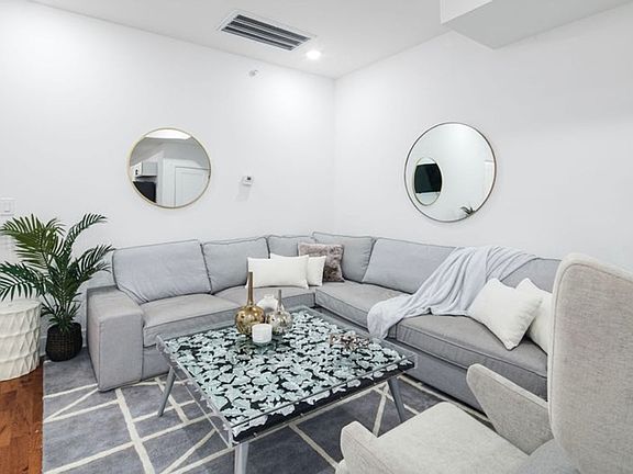 2nd image of 3031 W Diamond St #3