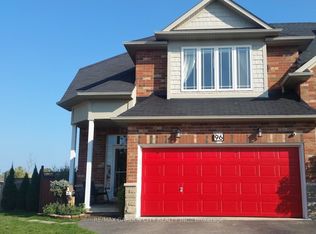 96 Benziger Ln, Hamilton, ON L8E 6G5