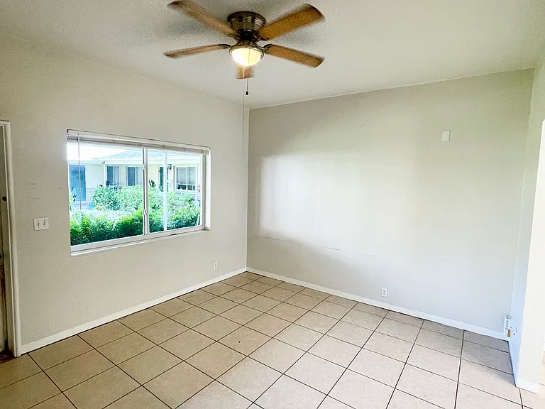 330 Almeria Rd — Photo 5