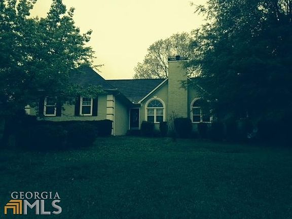 2nd image of 4272 Pine Manor Dr