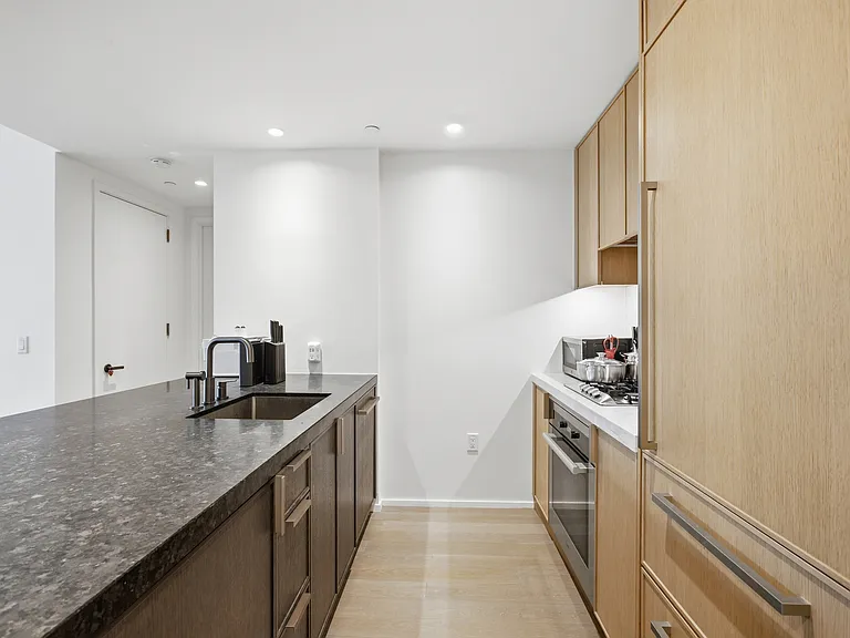 543 W 122nd St #8B — Photo 7