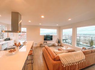 2056 SW Charlestown St, Seattle, WA 98106