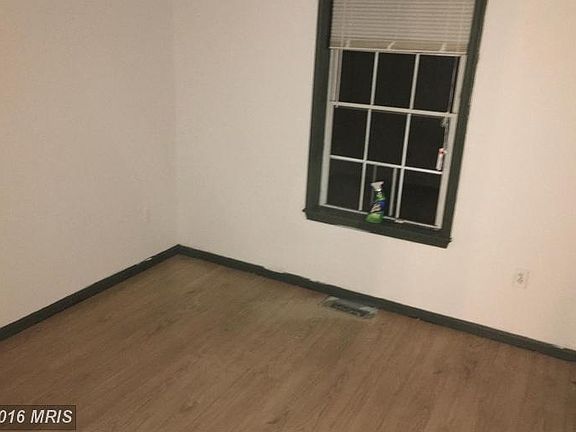 4th image of 11812 Hilltop Dr