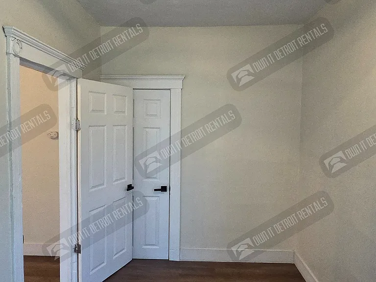 5205 25th St — Photo 10
