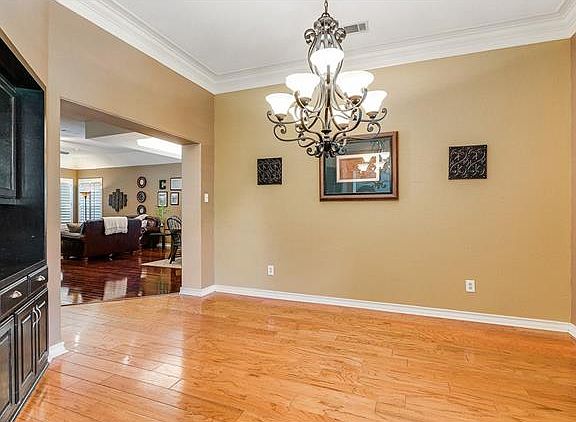 5th image of 30204 Saint Andrews Dr