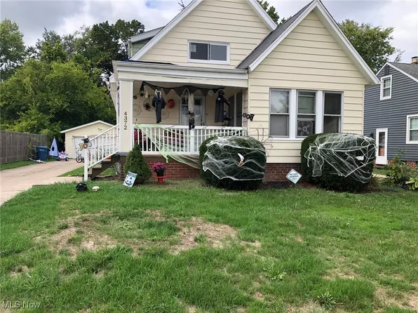 4372 W 223rd St, Fairview Park, OH 44126