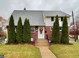 222 N Fellowship Rd, Maple Shade, NJ 08052