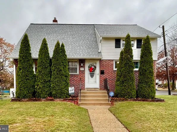 222 N Fellowship Rd, Maple Shade, NJ 08052