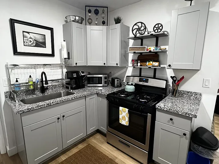 1559 W Shelley Ave #A — Photo 15