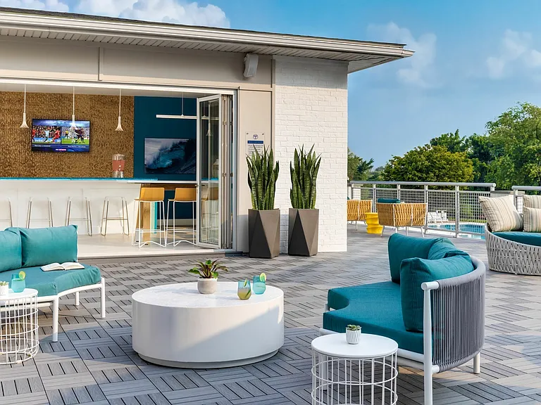 Poolside Bar & Lounge