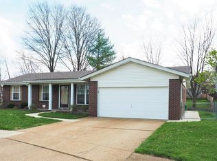 2262 Wincanton Rd, Saint Louis, MO 63129