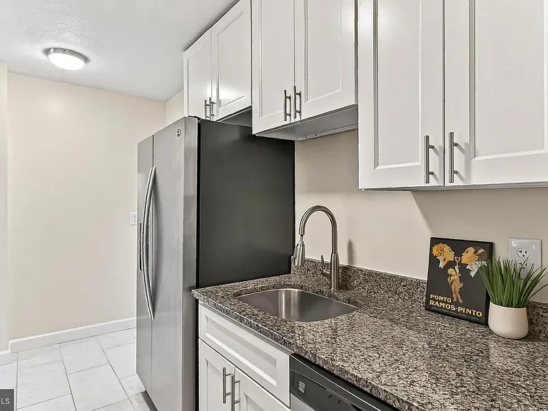 501 Slaters Ln #513 — Photo 14