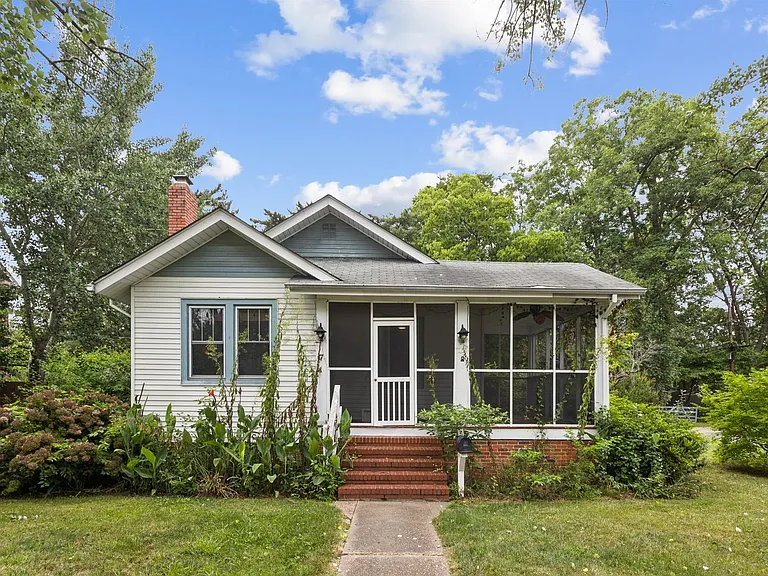 7 Willoughby Pl — Photo 1
