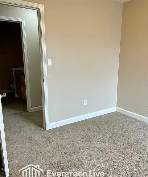 648 Carrier Dr — Photo 16