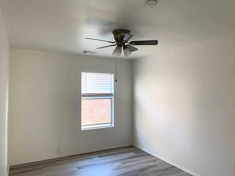 709 Cactus Trl — Photo 13
