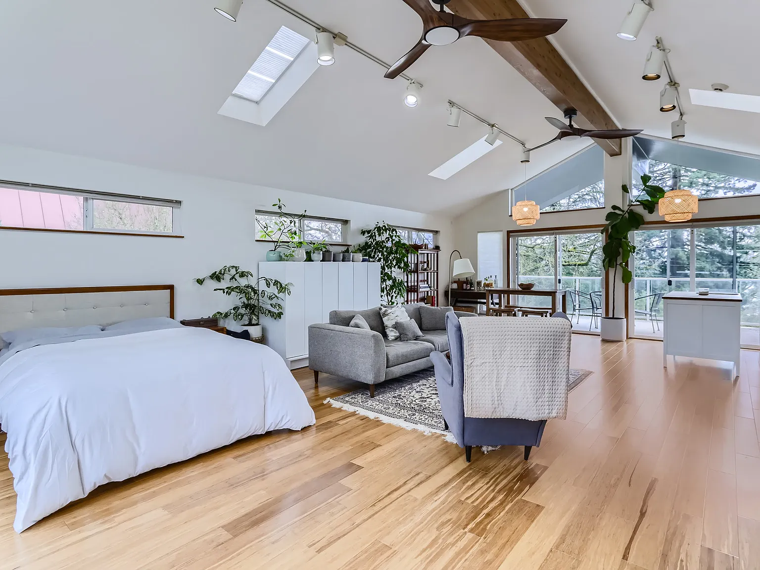 Studio, 600 sqft, $2,190 — Photo 3