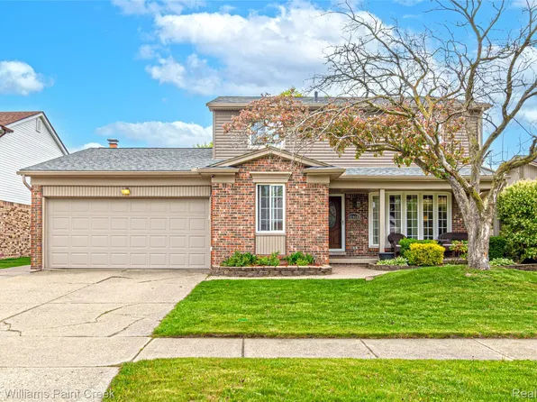 47038 Sarnus Dr, Macomb, MI 48044