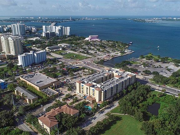 3rd image of 1064 N Tamiami Trl Unit 1521