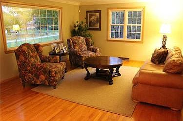 2nd image of 493 Bear Creek Rd