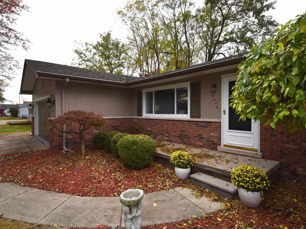 9640 Shady Ln, Algonac, MI 48001