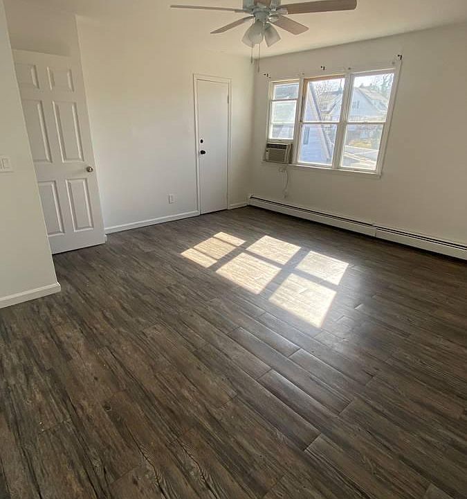 1st image of 112 Curtis Ln #1