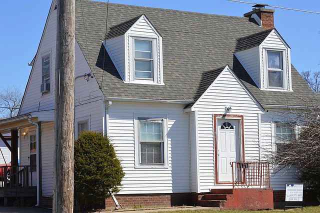 2nd image of 251 Trask St