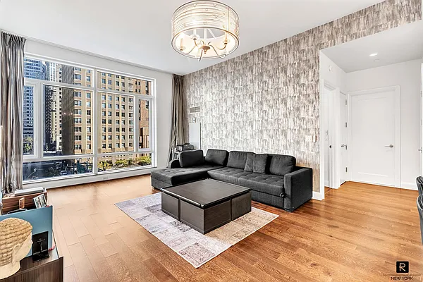 Sold by R New York | media 3