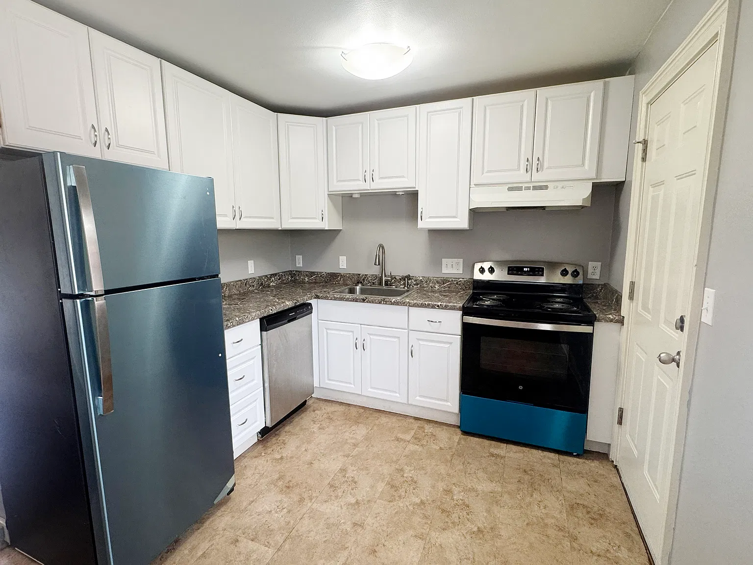 2 bed, 900 sqft, $1,495 — Photo 1
