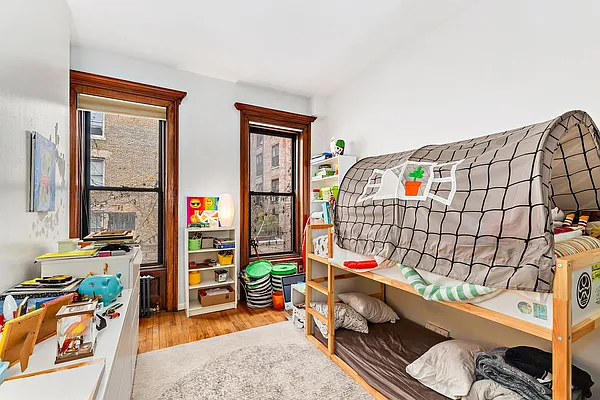 Rented by George Agiovlasitis, LREB | media 3
