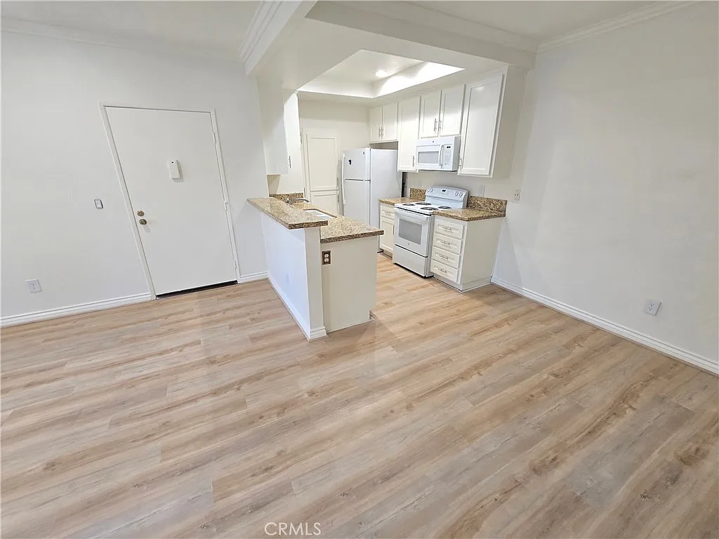 1 bed, 686 sqft, $2,495 — Photo 4
