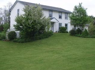 S67W29308 Hawks Rest Ct, Mukwonago, WI 53149