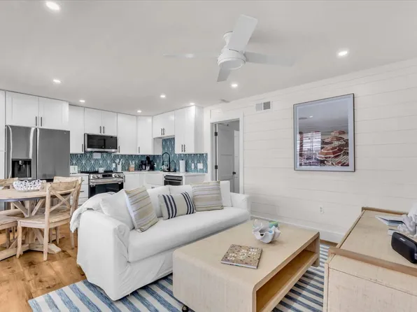 1603 Gulf Dr N #14, Bradenton Beach, FL 34217