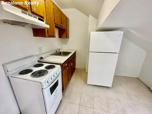 288 Hanover St #1