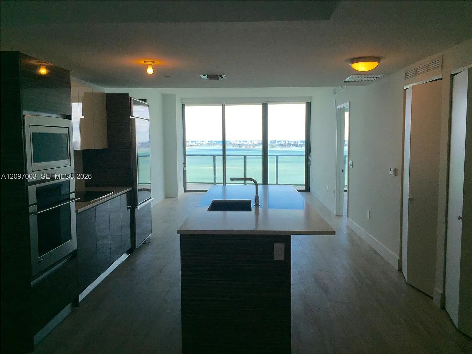 Icon Bay Condo — Photo 4