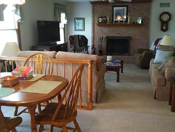 Eat in Kitchen/Family room