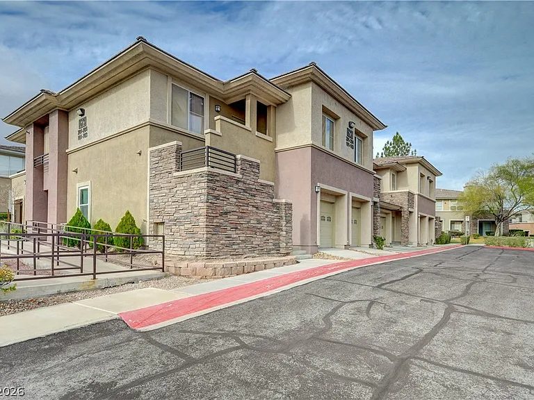 673 Peachy Canyon Cir #203 — Photo 34
