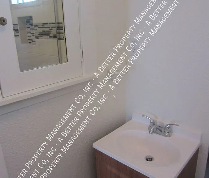 321 Obispo Ave #C — Photo 8