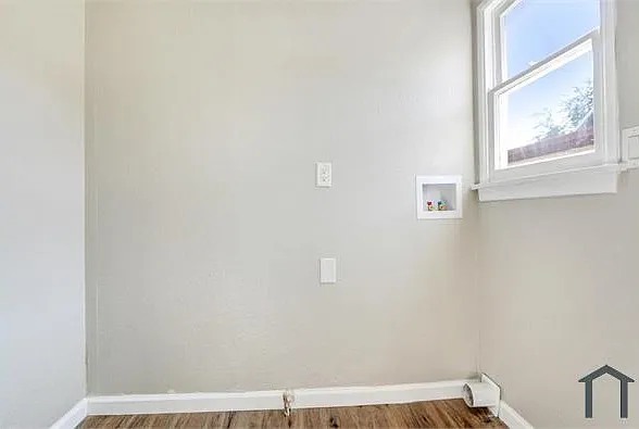 713 W Avenue H10 — Photo 10