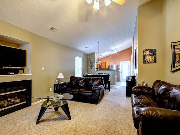 5th image of 6310 Maravian Dr