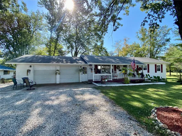 706 N 1st St, Wellsville, MO 63384
