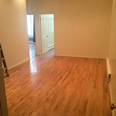 Rented by Grand & Co. | media 70