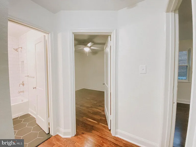 44 E Rosemont Ave — Photo 7