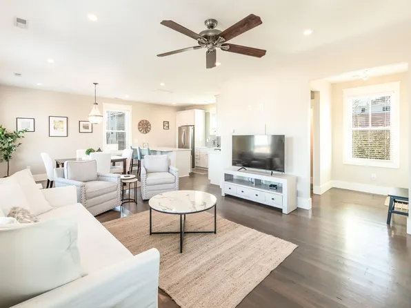 83 Cooper St, Charleston, SC 29403