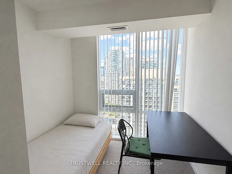 35 Hollywood Ave #2120 — Photo 7