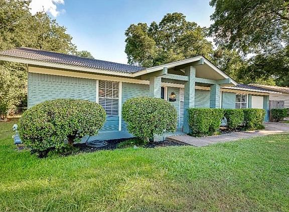 Great curb appeal.