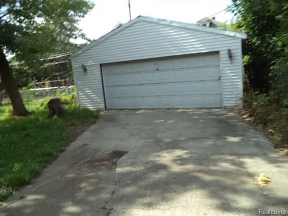 3rd image of 2730 Burlingame St