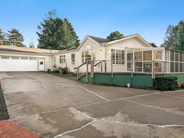240 SW View Dr, Waldport, OR 97394