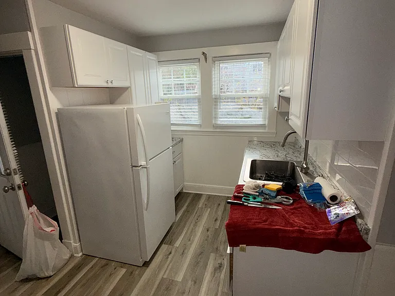 75 Sterling St #A — Photo 14